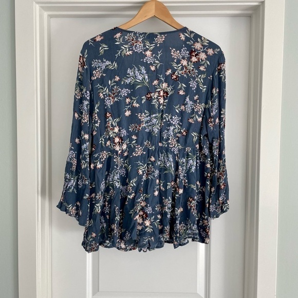 Torrid Babydoll Gauze Crochet Trim Lace-Up Top Size 1X - Picture 5 of 6